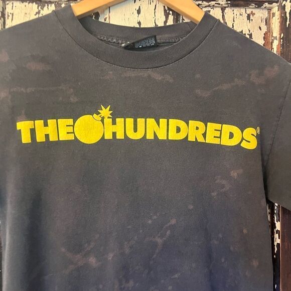 Vintage distressed The Hundreds Bomb Logo Y2K era size small T-shirt. - Picture 1 of 6